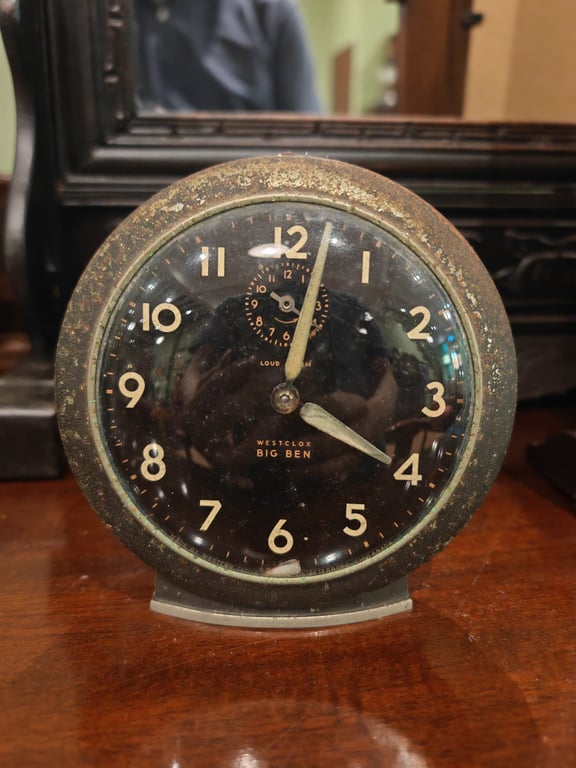 Vintage Westclox Big Ben Wind-up Alarm Clock from the Mid-20th Century. 