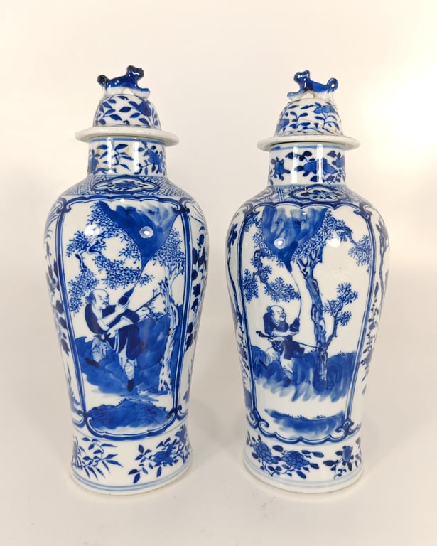 晚清 一对青花雉鸡牡丹人物将军罐 Late Qing Dynasty A Pair of Blue and White Pheasant Peony Figurative Covered Vases, Qty - 2