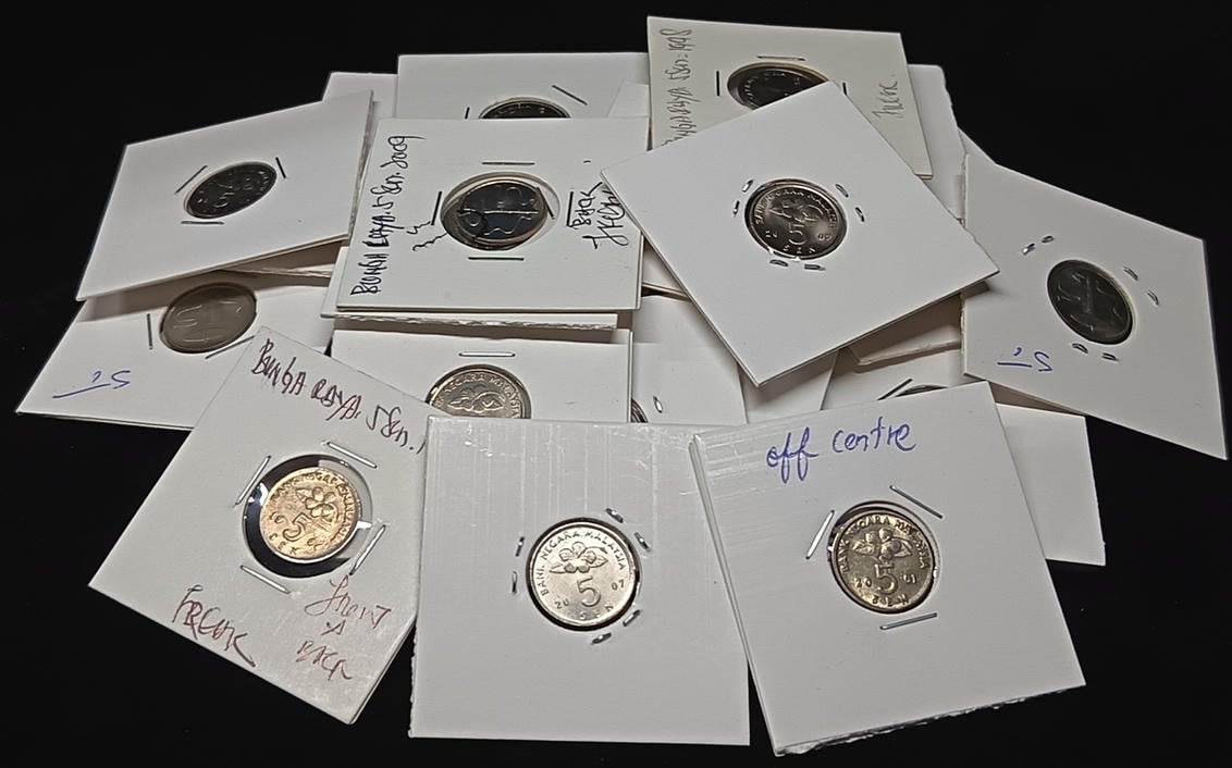 40pcs Lot: Malaysia. 5 Sen. Minor Error. VF - UNC