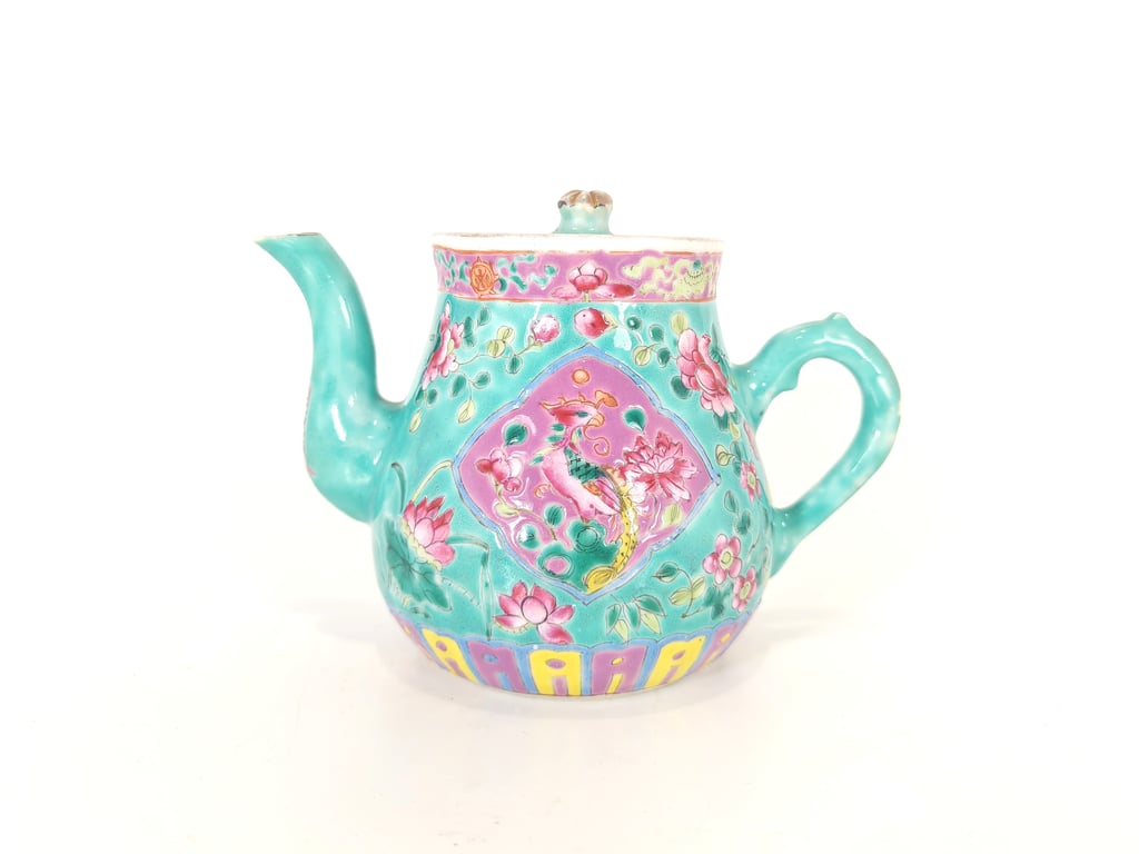 ⭐ Late Qing Dynasty Rare Green Ground Pink Inner Panel Phoenix Four Seasons Flowers Buddhist Emblems Pear-Shape Tea Pot晚清 稀有绿地粉红内框四季花卉八宝桃形茶壶, Qty - 1