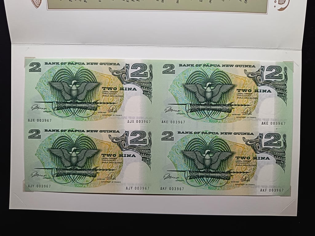 Papua New Guinea，1975，2 Kina，AJX/JY/KE/KF 003967，UNC，1 Qty 