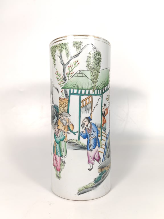 Republic Famille Rose Human Figure Hat Stand