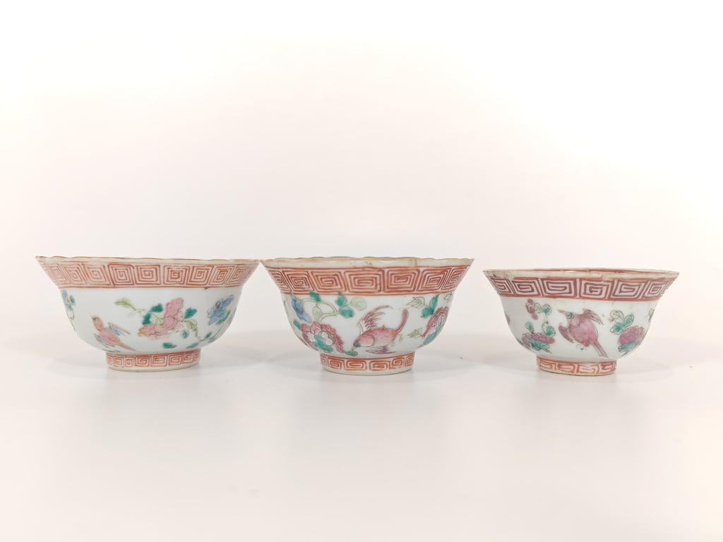 Late Qing White Ground Four Seasons Flowers Birds Butterflies Key Fret Dessert Bowls
晚清 白地四季花卉鸟禽蝴蝶回纹甜品碗, Qty-3