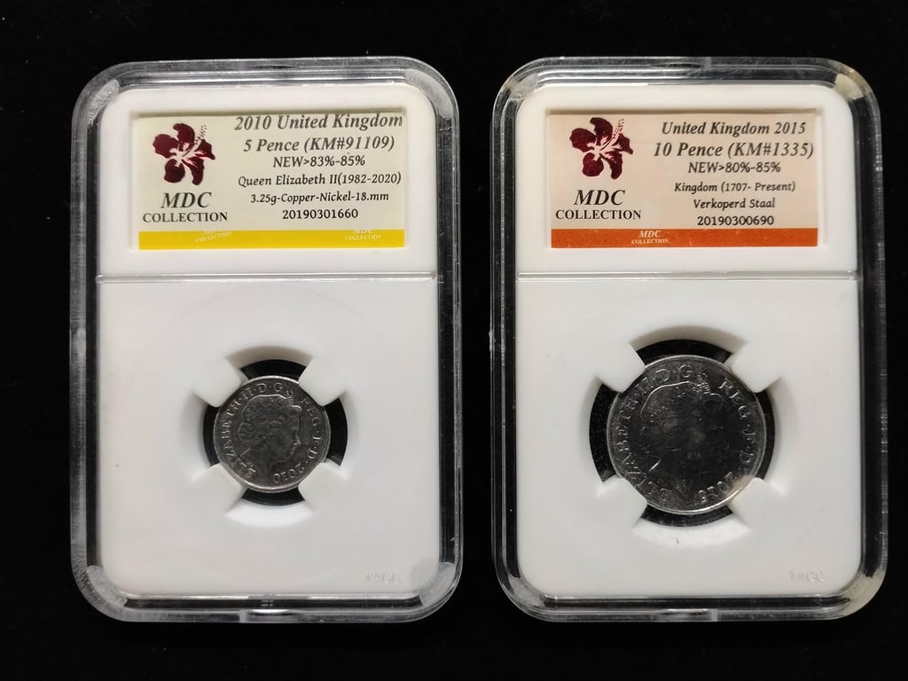 United Kingdom, 2015, 10 Pence, Queen Elizabeth II ( MDC 80% - 85 % ) with United Kingdom, 2010, 5 Pence, Queen Elizabeth II ( MDC 83% - 85% )，1 Qty 