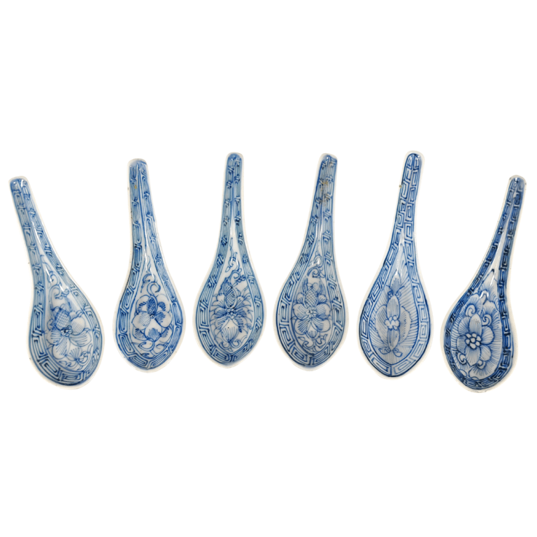 Late Qing Dynasty Blue and White Key-Fret Band Border Flower Scrolls Spoons 晚清 4件青花回纹沿边花卉叶卷轴纹饰勺子, Qty - 6