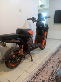 دراجه شحن للبيع مستعمله يومين فقط الدراجه ناقصه بس شاحنه شخطه ما بيه ع...
