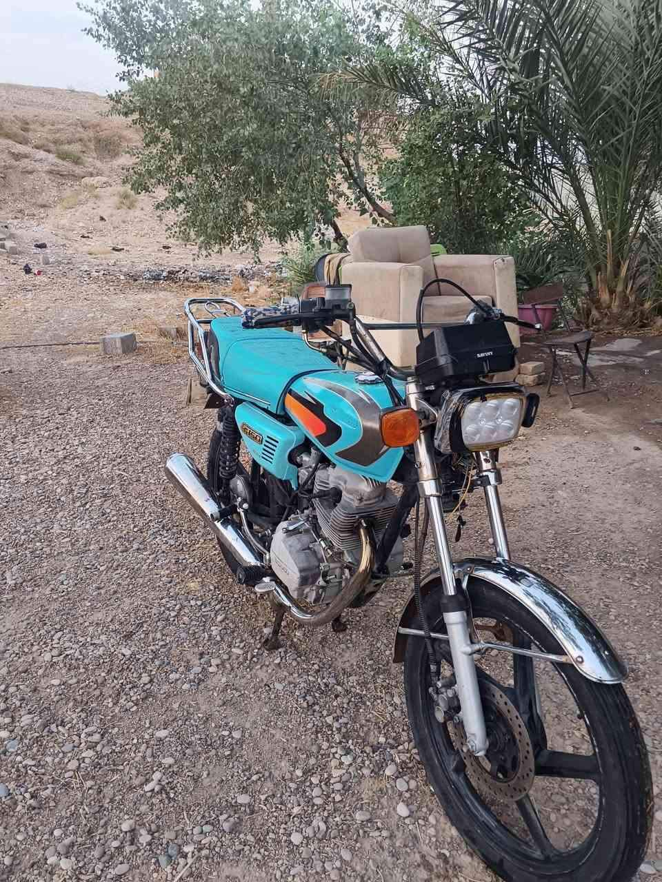 ليفان • ٢٠٠ • بدون اوراق