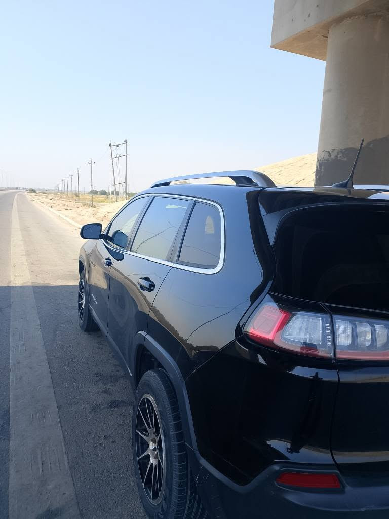 جيب شيروكي 2019 ذي قار صور حادثها موجوده بالصور بدون دواخل محرك 4سلندر 2400 كير مكينه كفاله مكاني الشطره *********** بيع او مراوس الشطره, ذي قار
