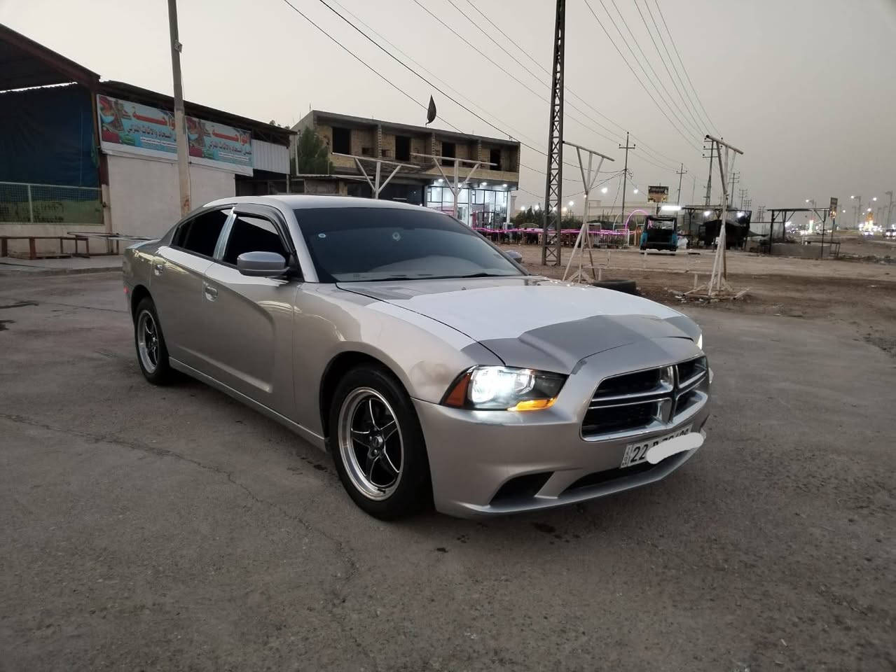 السلام عليكم للبيع جارجر 14 ادوات متومه مضبوط مكينه 3600 كير طياره تبريد ثلج صدر جديد كهربائيات كله شغاله جاهزه مجهزه ملاحضه السياره دخول جديد السعر 55 وبيه مجال للطيبين المكان واسط ***********
