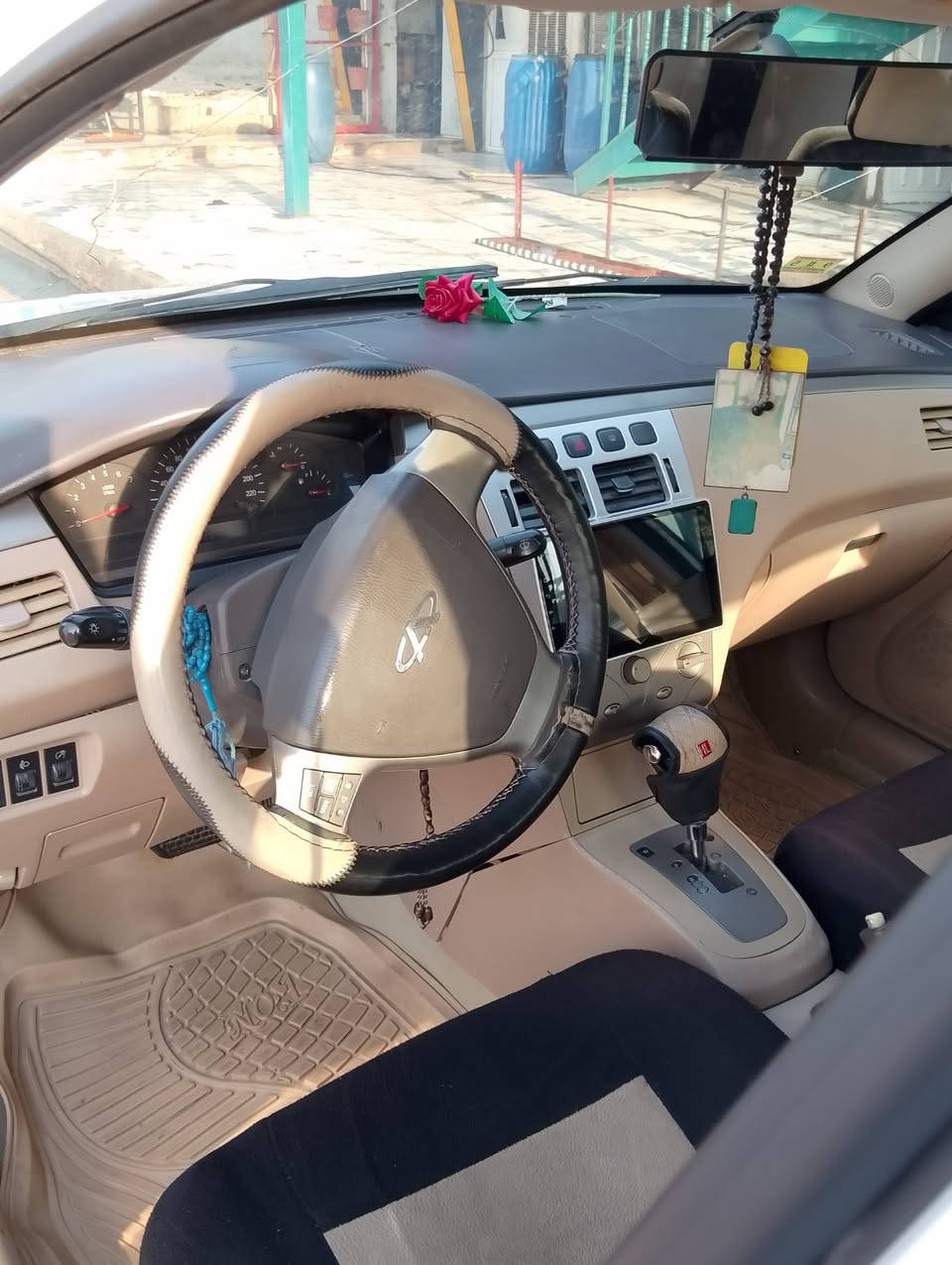 السلام عليكم سيارة شيري A5للبيع
رقم دهوك مكينه وكير نضيفات طخم نظيف تبريد شغال قطعتين السياره بدون ضرر بدون صبغ بيع مستعجل السياره مال جناي ما متعوبه موديل 2013للاستفسار ***********او علخاص السعر 50وبيها مجال

