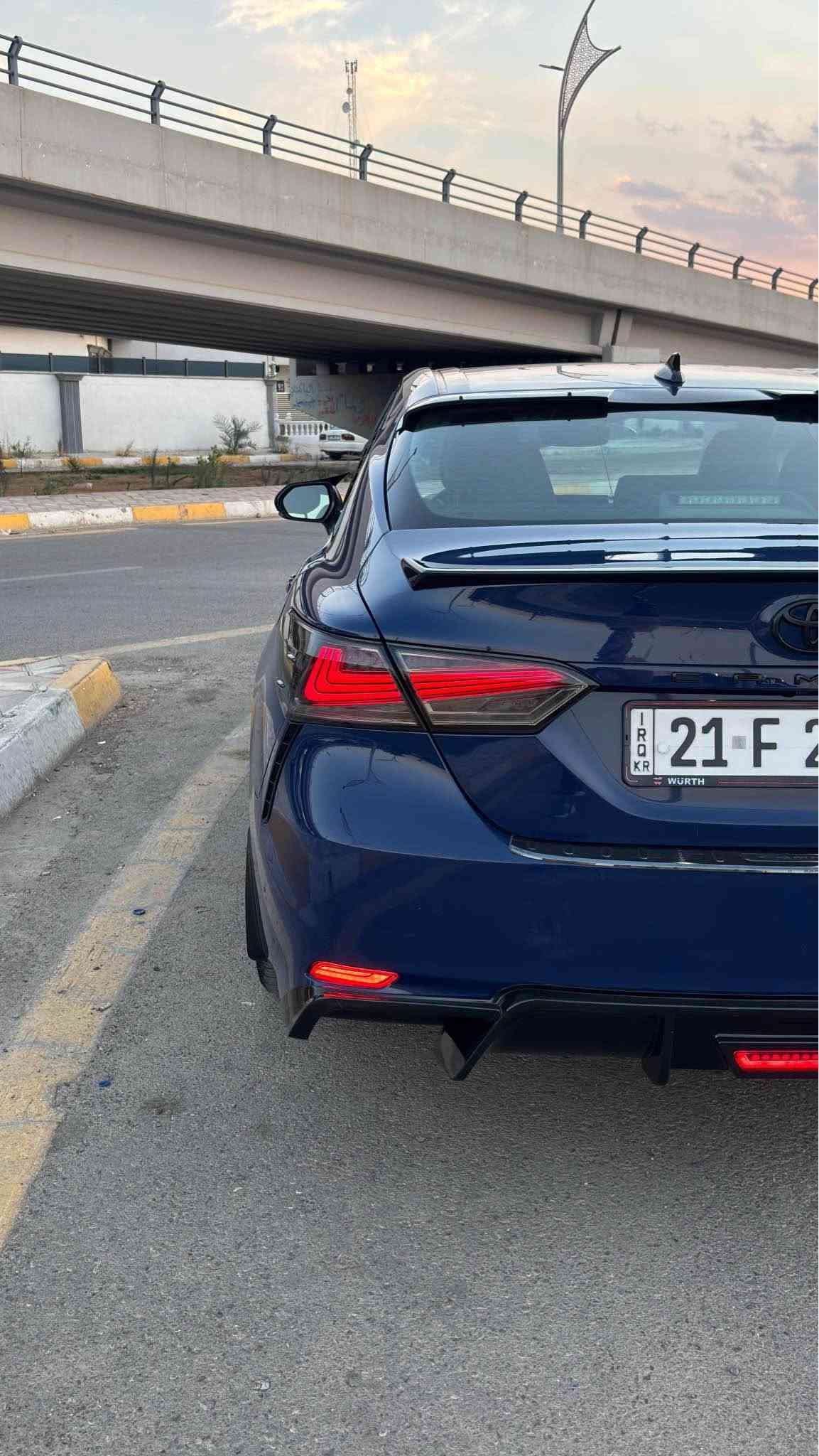 سلام عليكم 
كـــامري 2023 مواصفات SE مواصفات معروفه 
ماشيه 54 ميل ضررها بيها باب صبغ ومكانين بارد بدون دواخل بدون ايرباك بجم كبس صور الضرر موضح رقم سليمانيه بأسمي شرط التحويل والغرامه مكاني كركوك سعر 206 وبيها مجال 
*********** كركوك, العراق
