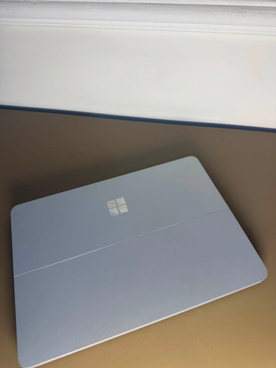 Aura Tech | اورا تك ✨
💻 Microsoft Surface Laptop Studio (قمة الابتكار، الأناقة والأداء الخارق)
استمتع بأعلى مستويات المرونة مع أحدث تحف مايكروسوفت! جهاز مذهل بشاشة متحركة بتصميم فريد يجمع بين قوة معالج i7 فئة H وكارت شاشة خارق RTX 3050 Ti، ليمنحك تجربة استخدام استثنائية سواء للرسم، الهندسة، المونتاج أو الألعاب.
 المعالج: Intel Core i7-11370H (الجيل الحادي عشر - فئة H35 عالية الأداء).
 الذاكرة (RAM): 16 جيجابايت.
 الهارد (SSD): 512 جيجابايت NVMe فائق السرعة.
 كارت الشاشة: NVIDIA GeForce RTX 3050 Ti (بسعة 4GB).
 الشاشة: PixelSense بحجم 14.4 إنش بدقة استثنائية ودعم كامل للمس والقلم، بتصميم متحرك فريد للتحول بين وضعية اللابتوب والاستوديو.
 النظام: معرّب بالكامل وجاهز للاستخدام مباشرة.
 الحالة: نظافة ممتازة جداً.
 السعر: مليون و100 ألف دينار.
📲 طلب والاستفسار راسلونا خاص أو واتساب: ***********
📍 اورا تك - خيارك الأفضل لأجهزة اللابتوب الاحترافية
