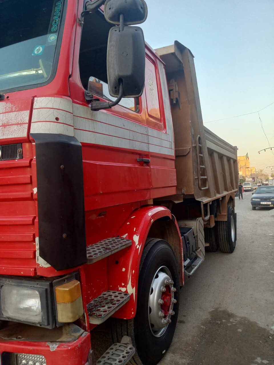 السلام عليكم. للبيع سكانيا قلاب مشلح موديل 93 رقم بغداد انكليزي بأسمي سنويه قلاب ٢٠٣١ مكينه ١٢.٥ اثنعش ونص. تخم تاير جديد. قمارة ٤جوبلس بلاديه ما مصبوغة شراي اتصل ***********. ***********. ***********.اخوان غير متواجد عالفيس
