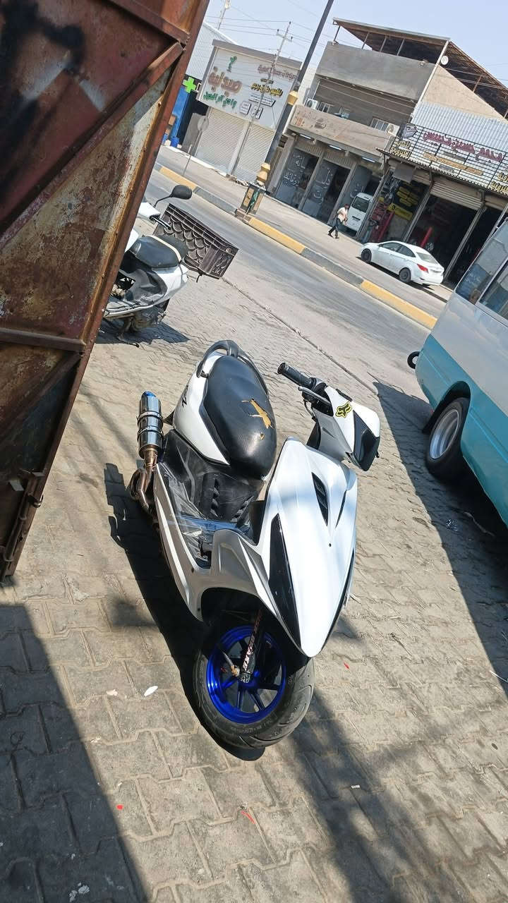 ماكس مضلع كابريته ياباني اصل دراجه جاهزه كله نكره سلف لايت اشيار بيه كلجات رياضي كزوز حلزوني مبدل بيه ولفات فقط سعره ٥٠٠ وبيه قليل رقمي ***********
