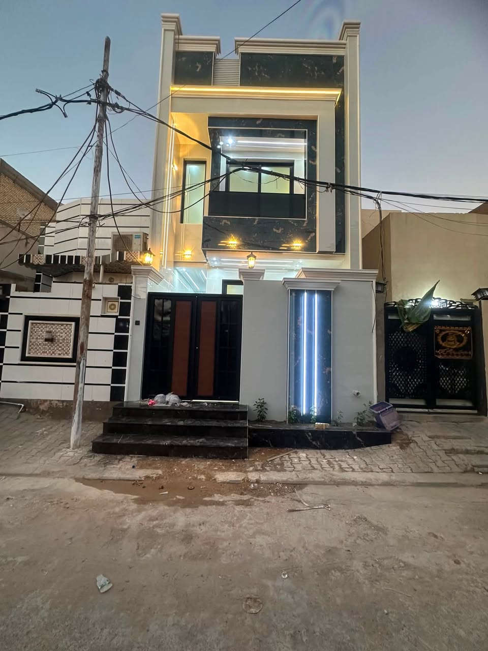 🌷🧿(الهم صل على محمد وال محمد)🧿🌷

         🔥🔥🏡#يعلن_مكتب ا سيد ثائر ومقولات للعقار 🏡🔥🔥

      🛑🔥عنوان المكتب/حي سلام/سايدين ابو دجاج🔥 🛑

           🛑🚏🚏ثاني ركن من جهة حي الجامعه🚏🚏🛑

     🟢#عندك_عقار_وتريد_تعرضه_دزه_النا_ولاتشيل_هم🟢

             🟠🟠#عنوان_التميز_والثقه_والابداع🟠🟠

                 (📲***********
             
               

            

___________جميع الارقام تدعم تطبيق الواتساب___________

    

      
          
             
               

            

___________جميع الارقام تدعم تطبيق الواتساب___________

    

       🔥🔥📣 🏠دار مساحه دار (100)في حي سلام🏠

    
      
            🔴🔥موقع ممتاز جدا  🔥🔴

  🏘️🏡 غرفه عدد1وصالة واستقبال ومطبخ وصحيات🚽🛁

  🏘️🏡 غرفة عدد2وصاله واستقبال ومطبخ وصحيات🚽🚿

                   🛑🛑مجموع الغرف في الدار 4🛑🛑

                         🔥  (مواصفات البناءvip) 🔥

  🧱طابوق نهروان البناء كله9انج صب كونكريت مركزي🪨🪬

        🔥ارضيات مرمر درجه اولى سيراميك درجه اولى 🔥

     🛑للاستفسار مراسلة الصفحه او الاتصال على الواتساب 🛑

             🟢تابع الحساب لتصل لكم كافه المنشورات 🟢

  🧱طابوق نهروان البناء كله9انج صب كونكريت مركزي🪨🪬

        🔥ارضيات مرمر درجه اولى سيراميك درجه اولى 🔥

     🛑للاستفسار مراسلة الصفحه او الاتصال على الواتساب 🛑

             🟢تابع الحساب لتصل لكم كافه المنشورات 🟢

🟡ابو جود الاسدي☎️***********
