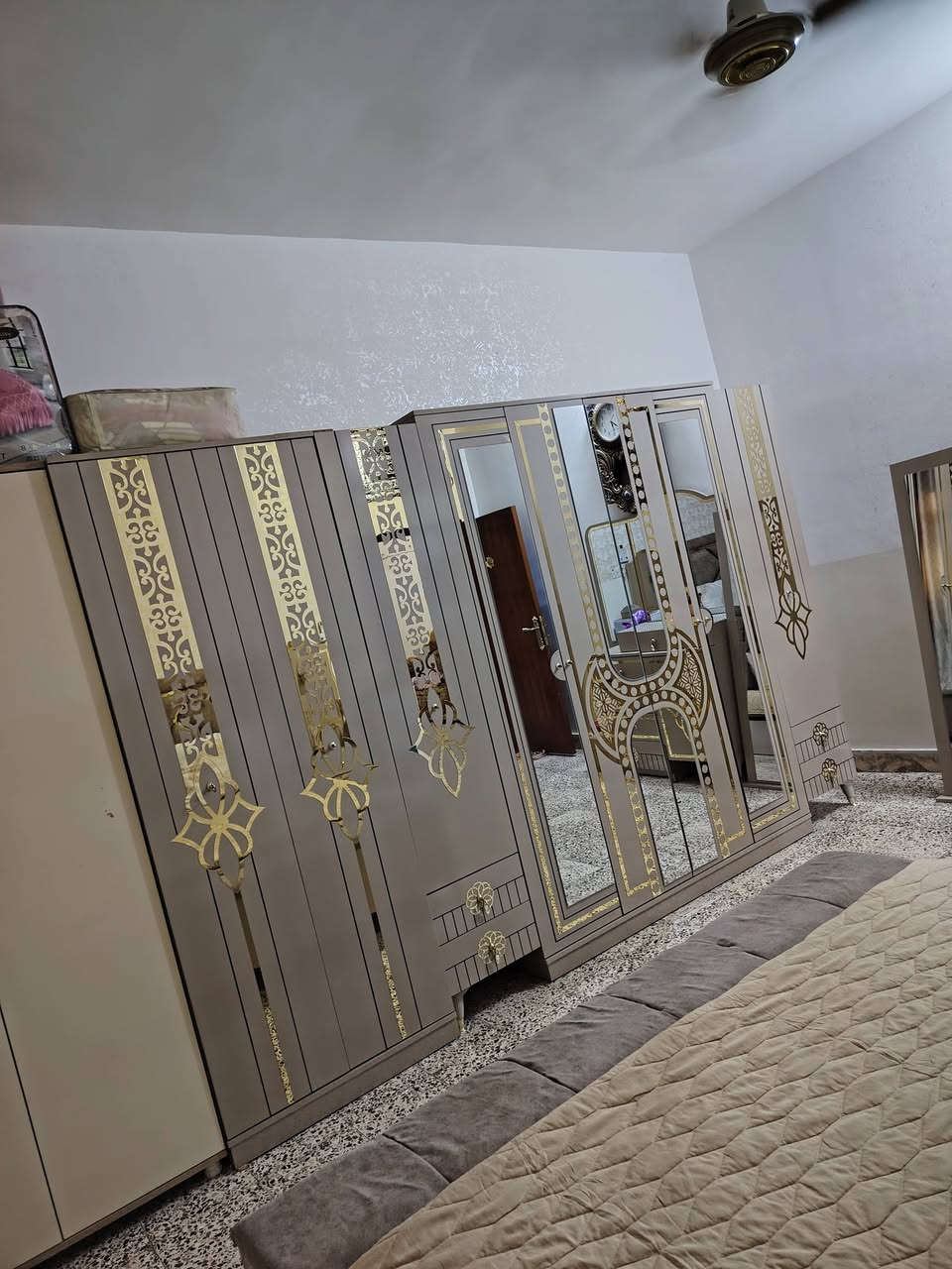 سلام عليكم من رخصه ادمن غرفه تركي 10 قطع للبيع سعر 800 بيها مجال 700 بيع مستعجل مكان الرمادي تاميم 30 تموز قرب جامع بدر الكبر لاستفسار ***********
