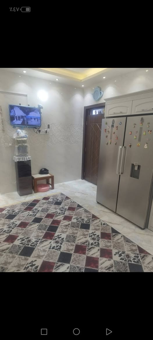 للبيع بيت بالكاظميه بالطي شارع الكامرات فرع الصافي الفرع السابع مساحته 150 ااواجهه 9 ملك 100 أوقاف 50 للاستفسار الاتصال على الرقم ***********
