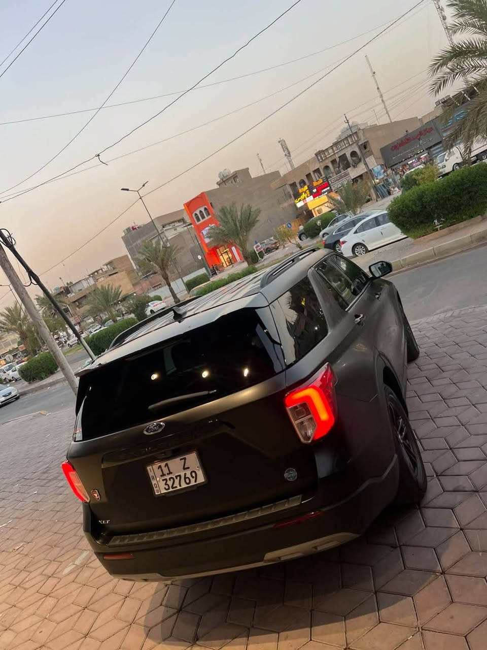 فورد اكسبلورر 2023XLT
ماشية 53 الف مايل 

مغلفة ppf مات امريكي اصلي ضمان 10 سنوات 

من امريكا بيها الباب الورة السايق والجاملغ صبغ وهنا عندي صار بيها ربع جاملغ الامامي صبغ بدون دواخل وبدون ايرباكات ورقم الشاصي بالصور

رادار امامي وخلفي وجانبي وحساسات خلفيه 

مودات قيادة 6 

كشنات جلد وكهرباء تدفأة بالكشنات والستيرن 

7 راكب و3 قطع تبريد منفصل 

صندوك كهرباء وتشغيل عن بعد 

مكينتها 4 سلندر 2300 توربو

السيارة جاهزة تخم تاير ودسكات جديد وبيها ضمان والصدر جديد حته دهن وفلاتر مبدل جديد وبيها احتياط مشتريلها 

سعرها / 240 ورقة 

مكانها بغداد الكرخ 

***********
