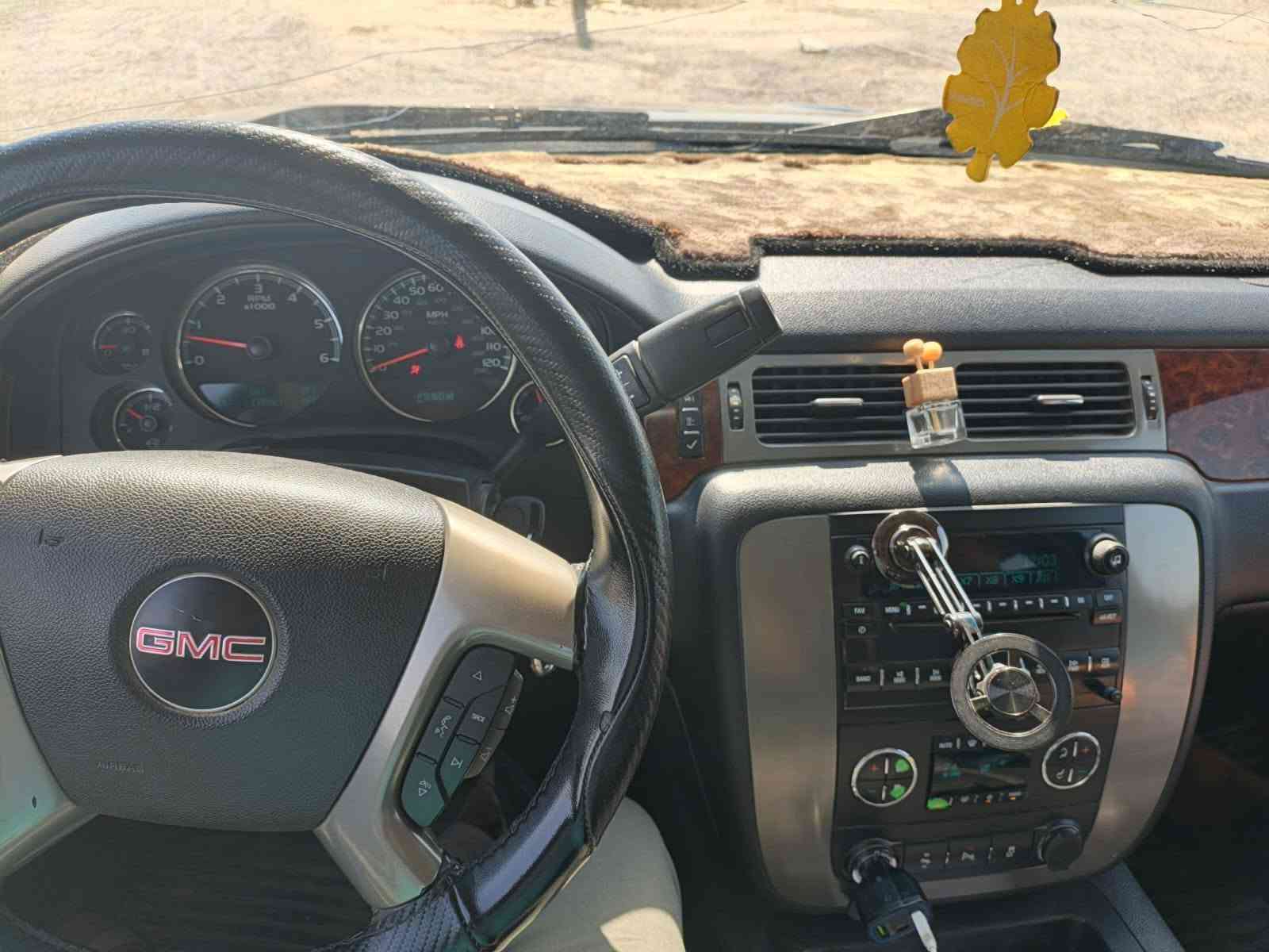 جمسي • ٢٠١٢ • ٨ سلندر