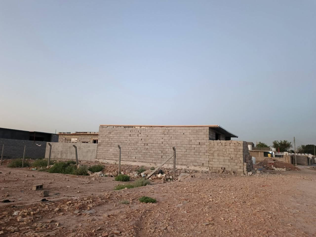​🏡 قطعة أرض للبيع – بغداد / جسر ديالى
فرصة ممتازة للاستثمار أو البناء السكني في موقع مخدوم بالكامل!
​المساحة: 125 متر مربع
​الأبعاد: واجهة 5 متر × نزال 25 متر
​الموقع: بغداد – جسر ديالى – تقاطع 9 نيسان (الهولندية)
​الخدمات المتوفرة: * ماء وكهرباء
​شوارع مبلطة
​قريب جداً من المدرسة، السوق، والمركز الصحي (كافة الخدمات متوفرة)
​💰 السعر وطريقة الدفع:
​النقد: 9 مليون دينار عراقي
​التقسيط: متوفر (حسب الاتفاق)
​📞 للتواصل والاستفسار: ***********
مكلف بنشر
