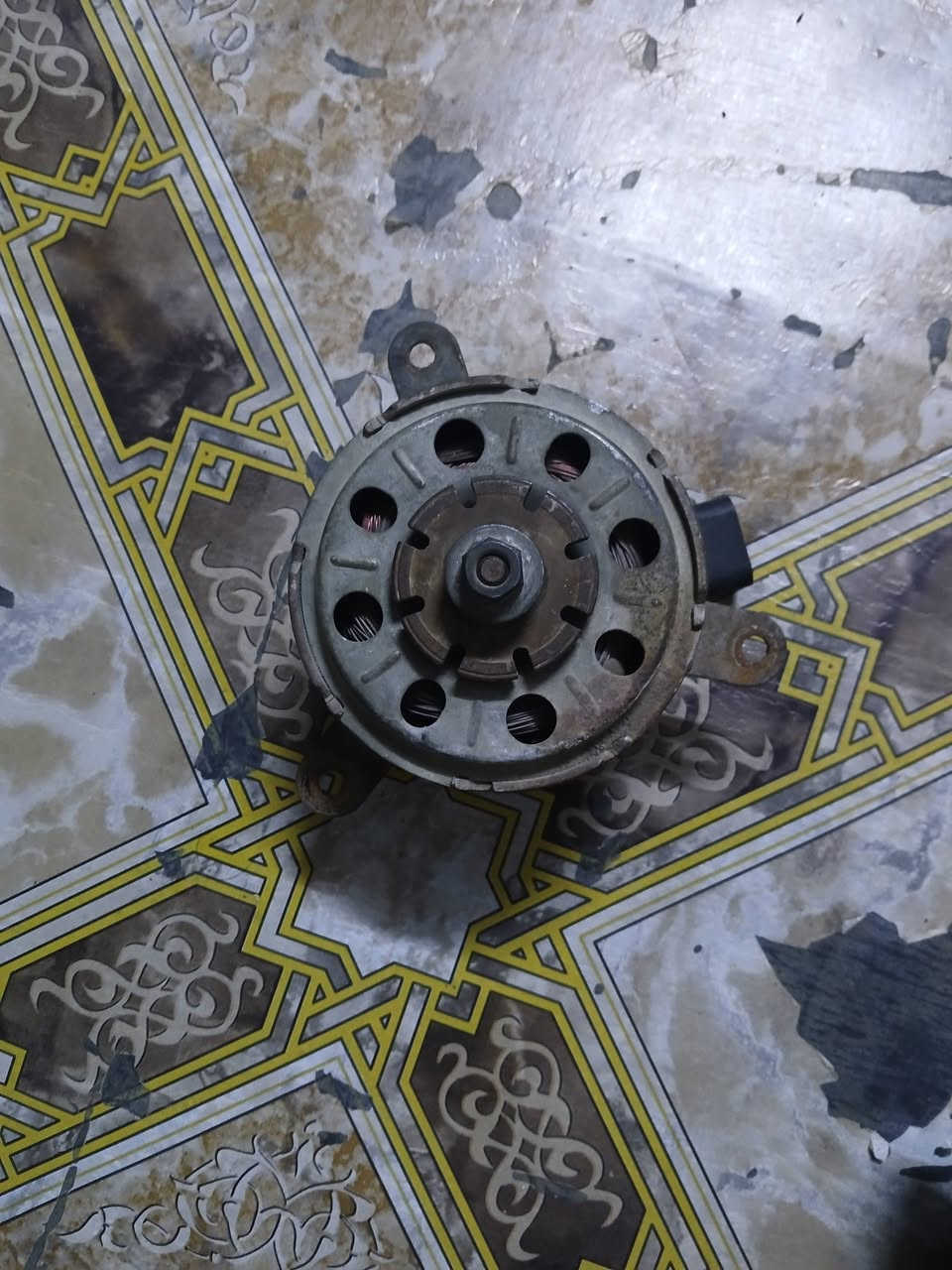 سلف جارجر وماطور مروحه علفحص السعر ٩٠ الف
اتصل ***********
