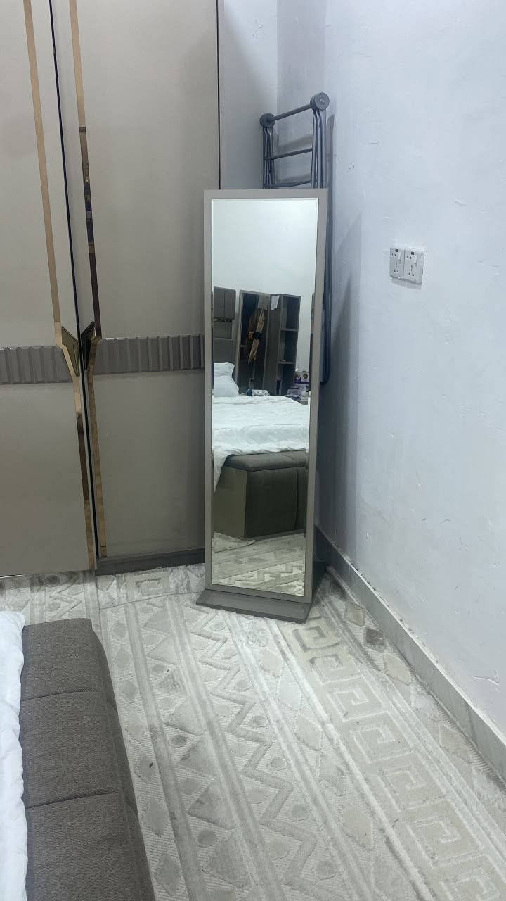 السلام عليكم غرفة تركيا للبيع بحاله جيدة جداً 
السعر ٨٠٠ متكاملة 
العنوان البصرة حي المهندسين
***********
