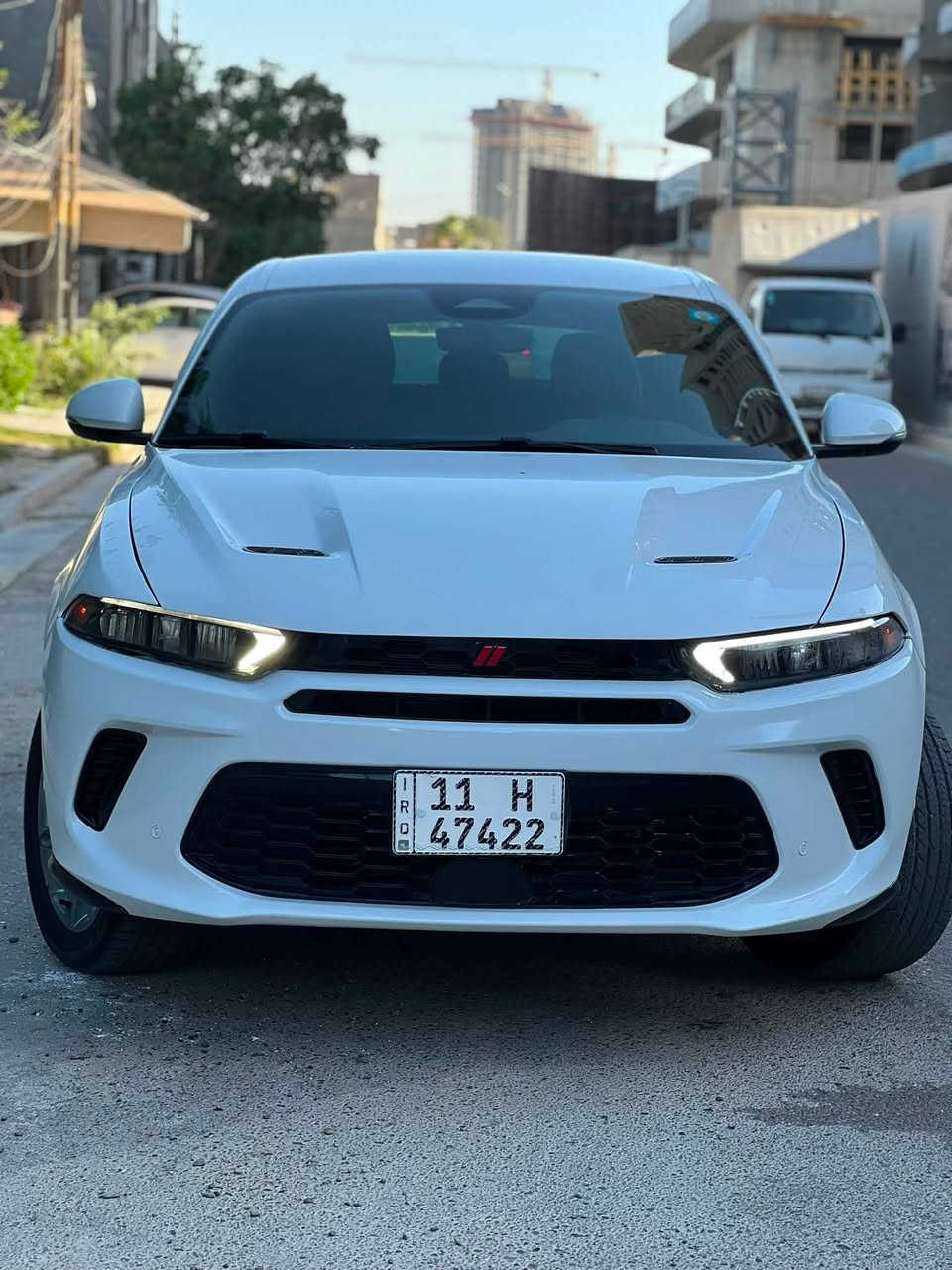 السلام عليكم
دوج هورنت R/T بلكن هايبرد 🔋🔌
محرك 4 سلندر 288 حصان 🐎
موديل 2024 ماشية 13mi
رقم بغداد دخول بداية السنة

اقتصادية تمشيك بالكهرباء 50 كيلو والتفويلة 450 كيلو
تكدر تشحنها بالبيت يوميا وتنسى البانزين

مواصفات 
شفتات سرعة (تضغطها سوية تنطيك 15 حصان اضافية)
كشنات ميموري تدفئة
ستيرن تدفئة
شاشة لمس وسطية
سايد بريك كهربائي
تشغيل عن بعد
رادار امامي وحساسات خلفية
نقطة عمياء
نظام سبورت 
تبريد مناخ منفصل

ضرر سطحي تبديل بنيد وصبغ بداية جاملغ الايمن اجتي من امريكا تشتغل وتمشي

تصليح درجة اولى دعامية كاملة بلادية ، راديترات ومروحة بلادية ، باتري AMG 

مسويلها ادامة عامة لمنظومة البانزين نوزلات بلكات 
دهن وفلاتر اصلية

سيارة جاهزة ومصروف عليها هواي بالعافية عالياخذها

#سعر 148$ وبيها مجال بسيط 

للعلم مكلفتني اكثر من 165$ ورقة 

مكاني بغداد الغزالية ***********

