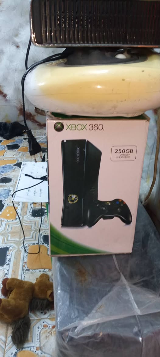 اكس بوكس 360 للبيع سعر 140بي يدات ثنين اوجميع لعبه بي للاستفسار ***********
