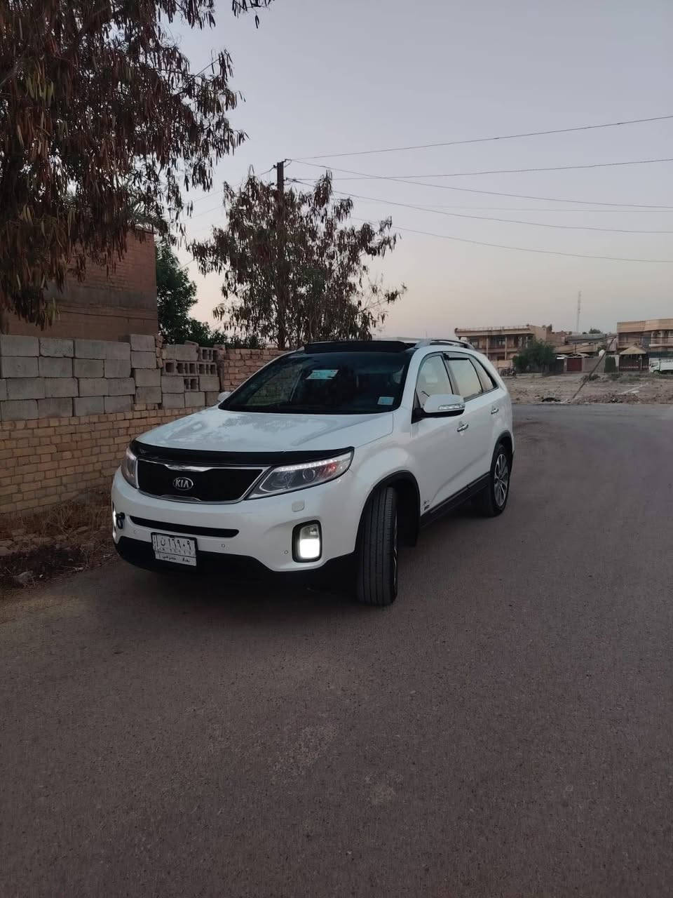 سورنتو ٢٠١٤ كويتي لون صدفي
السيارة فول مواصفات بموديلهة ( كويتي ) 
_ تبريد تدفئة كشنات 
_ فور ويل 
_ زراك لايت 
_حساسات امامي خلفي 
_٧راكب 
_ قطع تبريد 
_ويل ١٩ كروم 
_ بنوراما
-وضعيات قيادة  ( normal-comfort-sport)
- شاشة دجتل 
- ماشية ٢٢٧
- مرايات شفط
- بصمة مكينة ٦ سلندر 
- اضائة ترحيب بل بوب 
- داخل جلد قرميدي 
- السيارة مبدل بيهة كازكيت وعلى وضع الشركة رجعتة وشغل درجة اولى 
- السعر ١٥٥وبيهة مجال 
- مكان السيارة ديالى المقدادية 
- للاستفسار ***********
