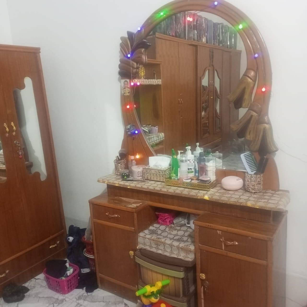 غرفه للبيع نضيف تعال و شوف بعينك العنوان حي العسكري شارع ابو عامر السعر ٢٥٠ الف و بي مجال بسيط للتواصل ***********
