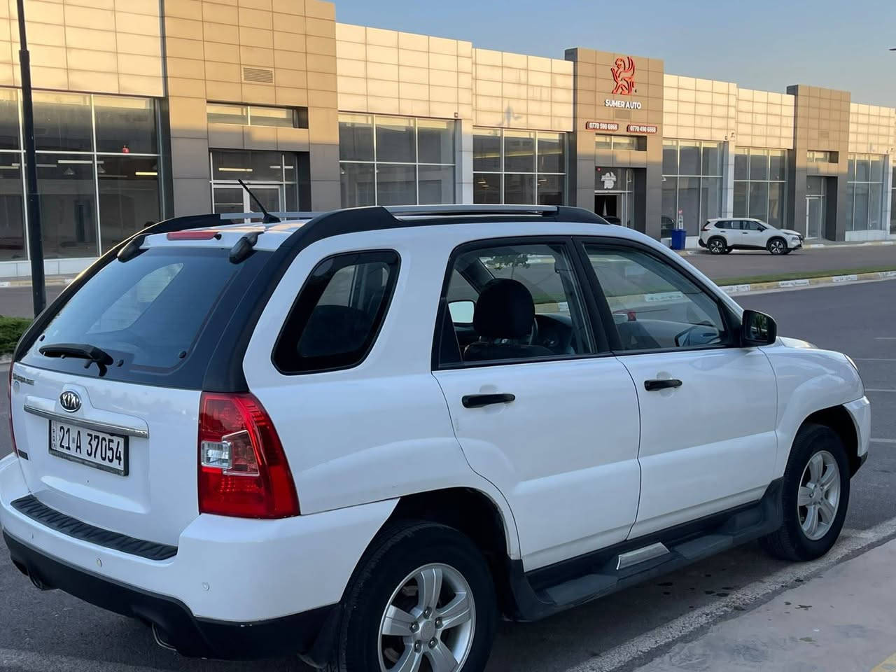 سبورتج ٢٠٠٩ فول مواصفات سلايد محرك ٤ اسلندر
كيرمحرك تبريد بشرط سنويه هزه جديده باسمي 
تخم تايرات جديد صبغ قطعه وحده بدون اي دواخل ولابارد السعر ١٠٨ العنوان السليمانيه 
*********** السليمانية, العراق
