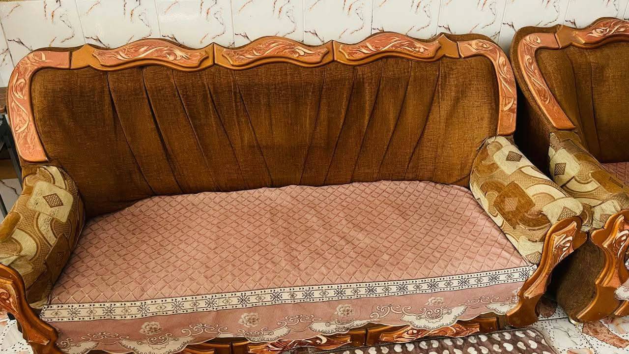 تخم ١٠ مقاعد • نظيف • بابل