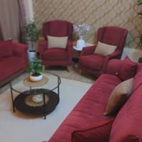 تخم تركي سرير ومخزن نظافته مثل الصور لونه ماروني 8 مقاعد مكان بغداد   ...