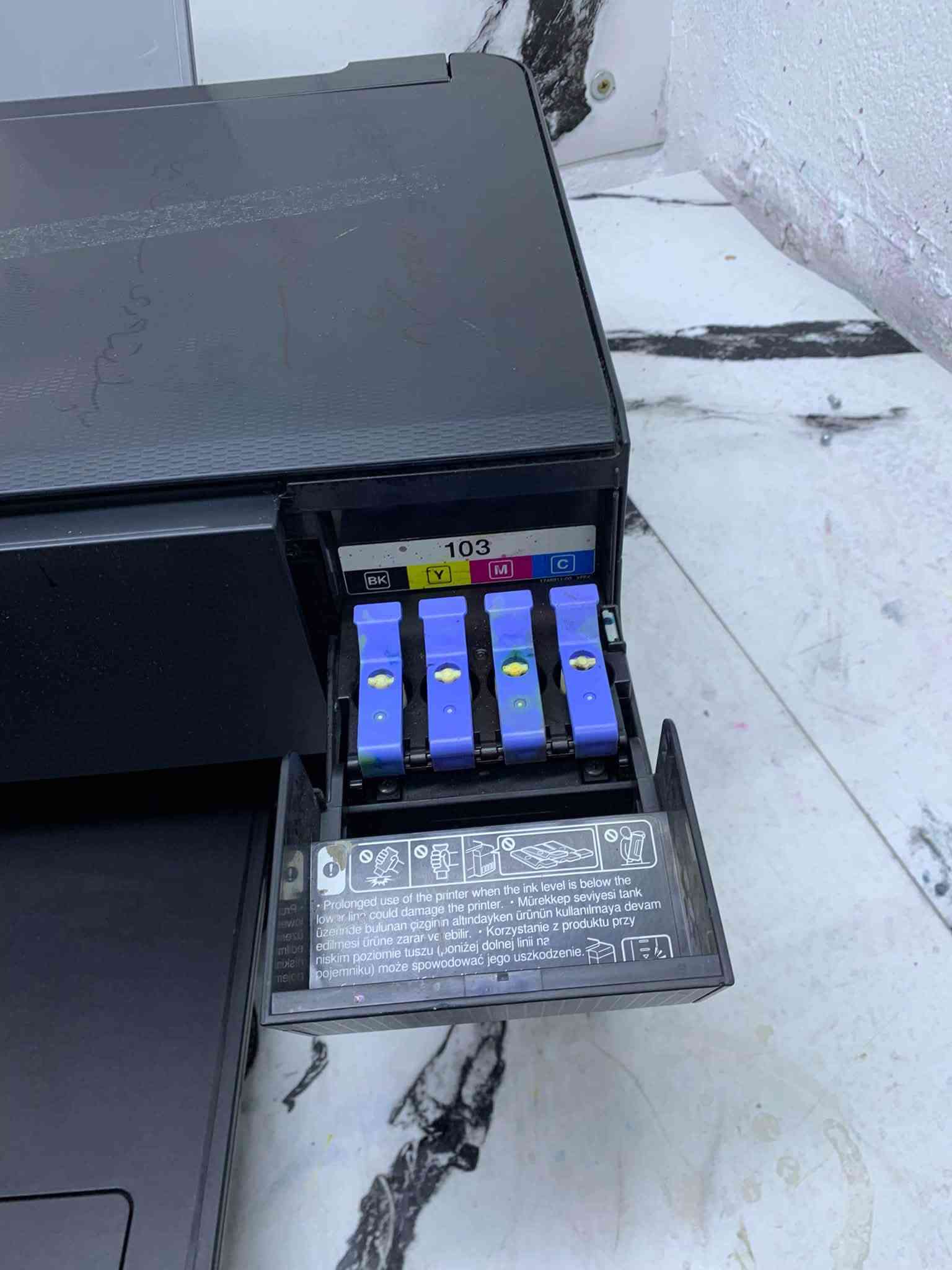طابعه ابسون L3110
منضومه حبر خارجيه
ملون وعادي 
السعر 110 توصيل موجود
***********
