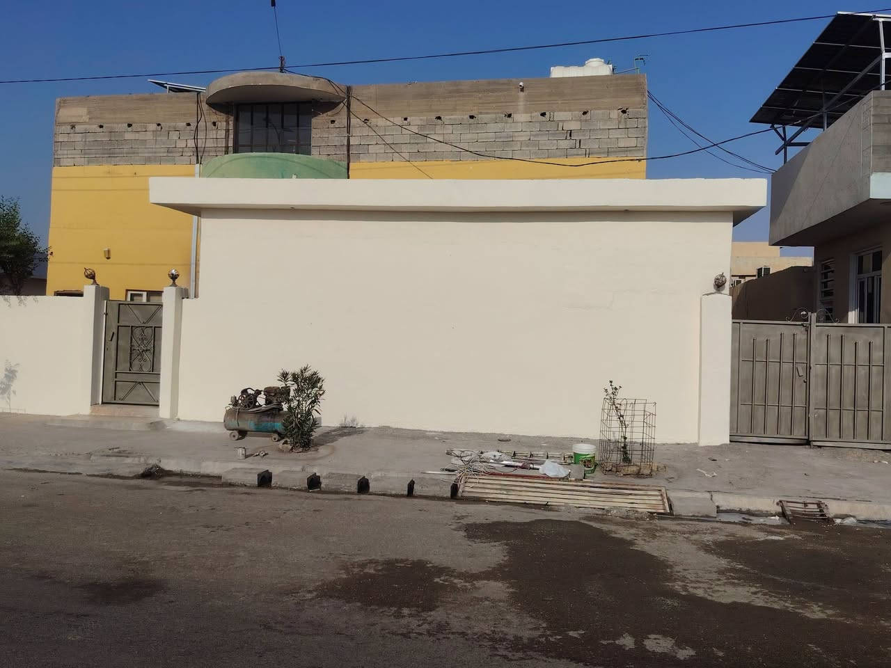 ان شاء الله ينال اعجابكم جاهزين جميع الاصباغ والديكور
***********
