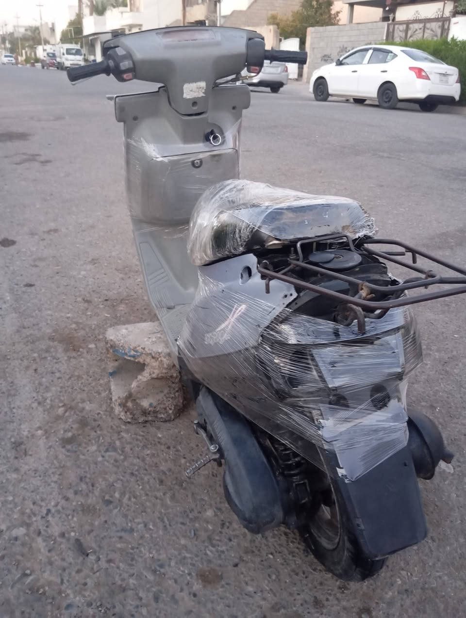 سلام عليكم..  ماطور ياماهاا للبيع مكينه وشاصي شرط مكينه نشطه وشلعه فول هندر واحد تشتغل مابيهاا اي عيب فقط يرادلهاا وكافيه ولايت خلفي واتحده ياماهاا بيهاا مكينه مثلهاا السعر 125 وبي مجال حك الجيه شراي اتصل او خاص ***********
