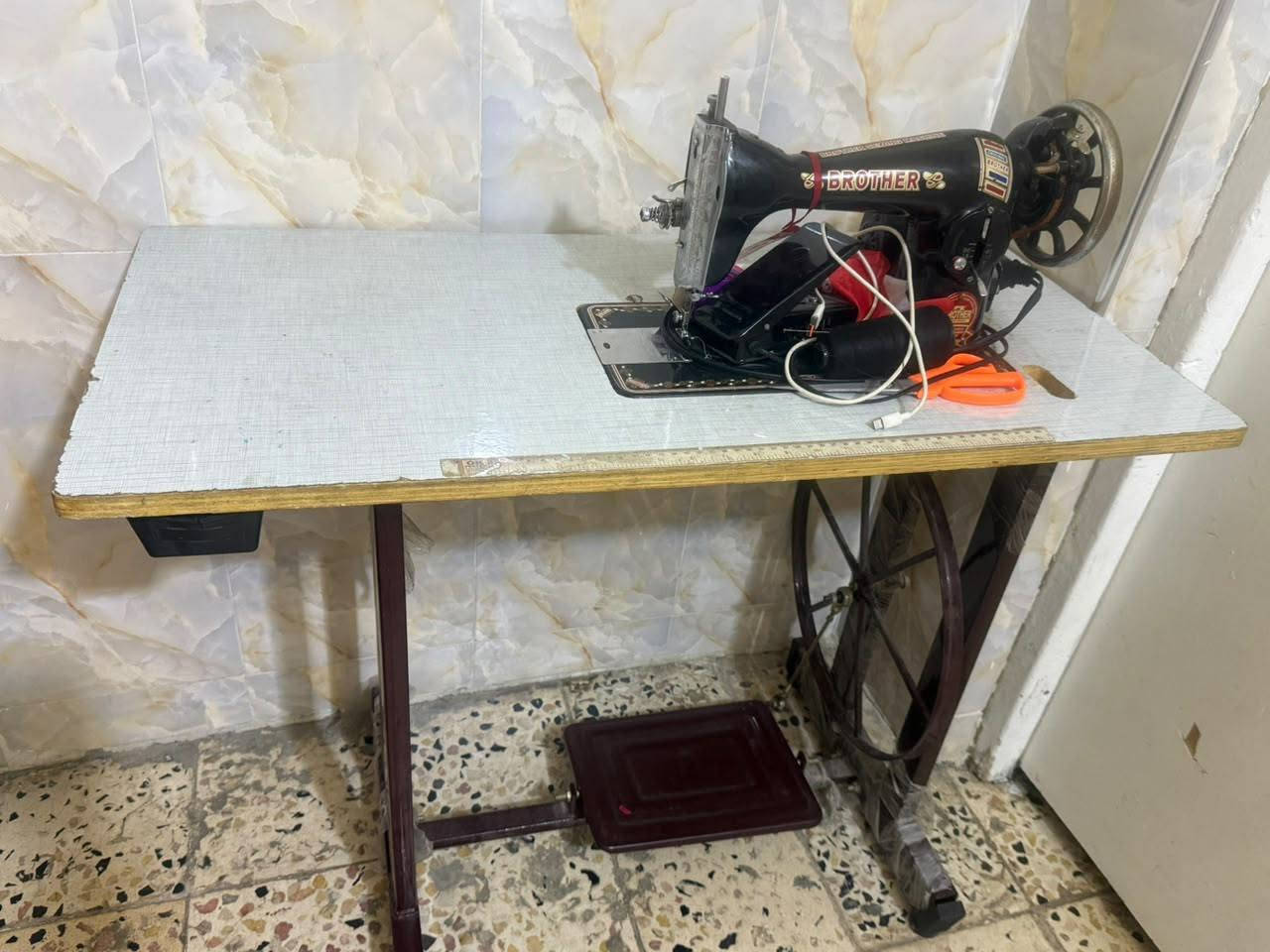 السلام عليكم حبايب امانه الله طبلات 250جابوهم 100بيهم مجال واامكينه شغله جديده السعرها 100مع ميز بيها مجال اي استفسار ع خاص
