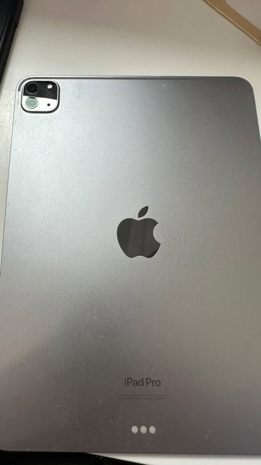 ”

سلام عليكم وحياكم الله 

عندي جهاز iPad Pro M2 11 بذاكرة 256GB نظيف واستخدامة كان شخصي وللدراسة فقط

الجهاز بحالة ممتازة
سعة التخزين: 256GB
نسبة صحة البطارية: 88
للامانة بس ايسي الشحن مبدل قبل حوالي 3 اشهر والجهاز يعمل بصورة طبيعية 

* الجهاز من اول مانزل لحد الان اني استخدمة

السعر: 680
وبي مجال بسيط للتفاوض ان شاء الله
مكاني : نجف

للاستفسار والاتصال:
***********

الجهاز مناسب للي يريد ايباد برو قوي ونظيف للالعاب او الدراسة وبسعر مناسب والتفاصيل مذكورة بكل وضوح وأي شخص حاب يستفسر رقمي موجود بالاعلى وبي واتساب وبخدمتكم
