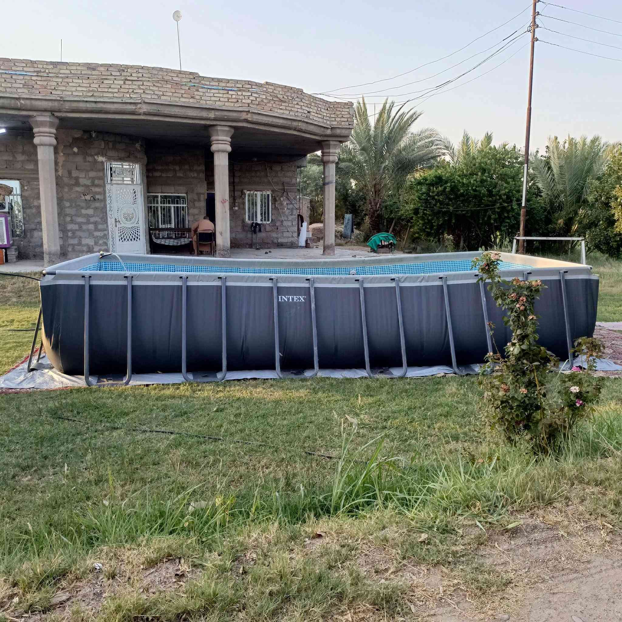 للبيع مسبح اوتاد حجم كبير طول 8 متر  عرض 4 عمق 140
بعده جديد مستخدم اسبوع واحد فقط شركه انتيكس جادرين اضافيات معاه واحد للتغطيه وواحد فرش جواه للتواصل خاص او اتصل ***********

