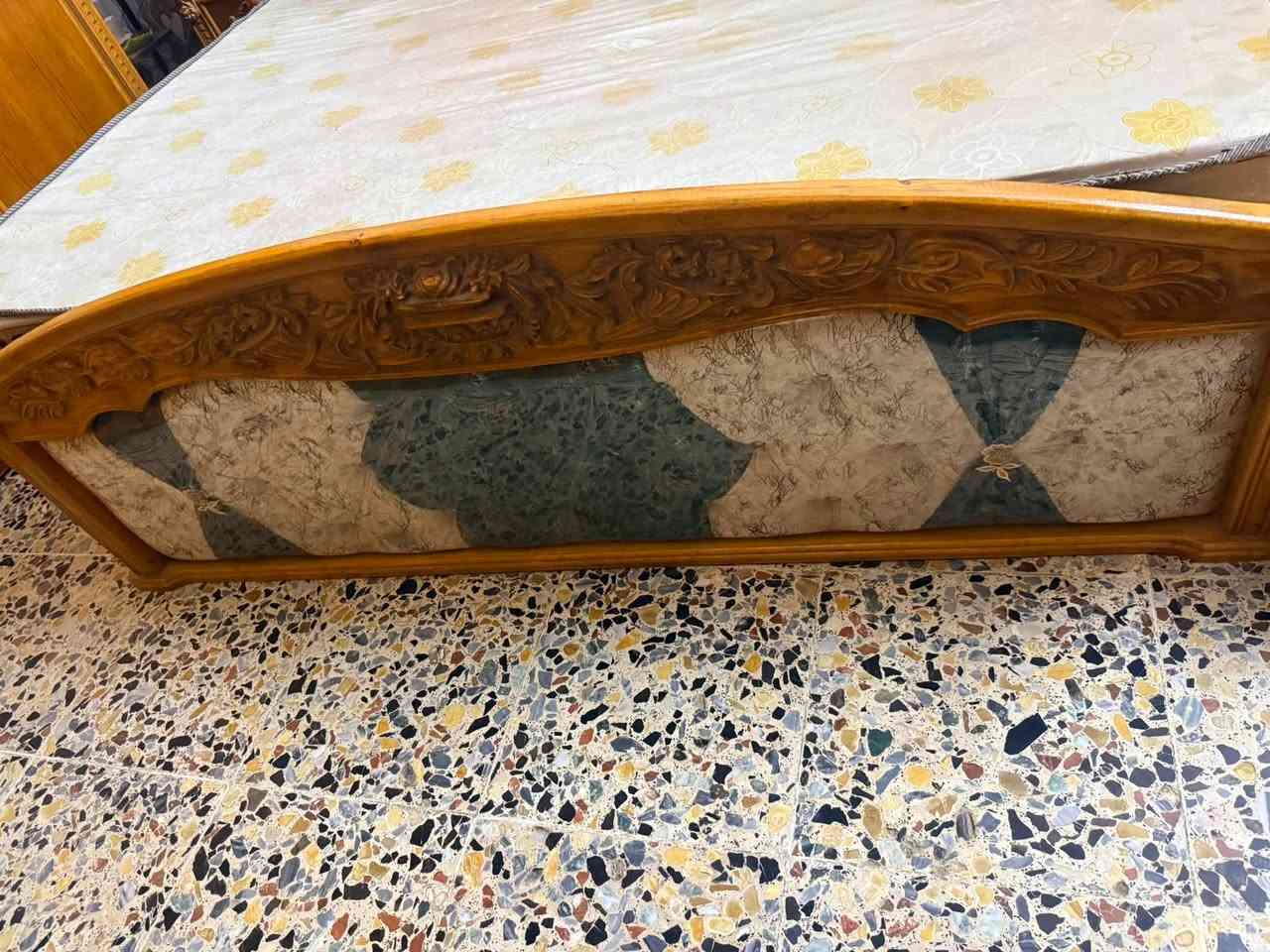 سلام عليكم غرفت نوم صاج عراقي من الدرجه الوله  بعدها جديده سعرها مليون 650 وبيها مجال  رقمي *********** العنوان بغداد
