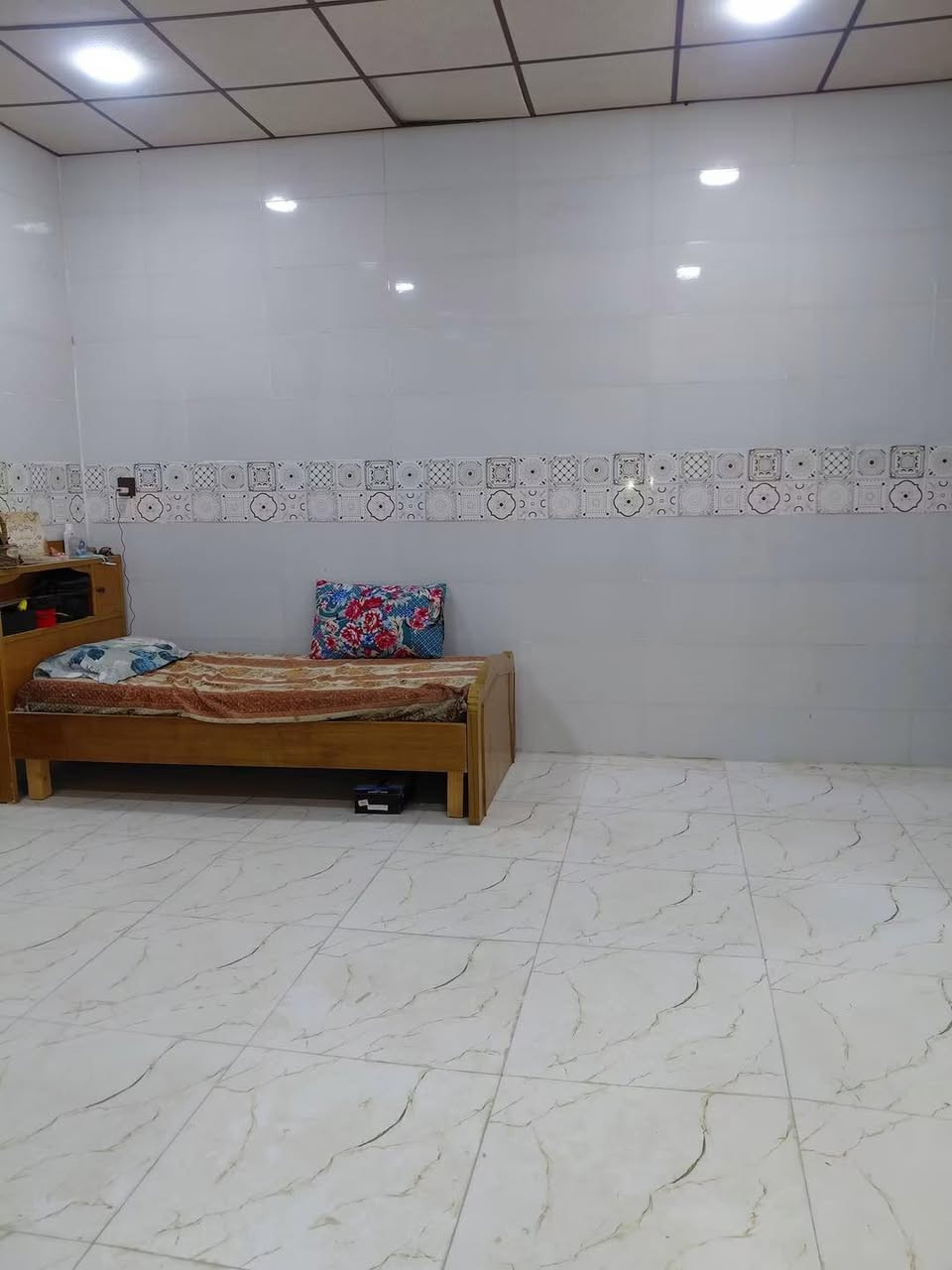 🏘️ / دار للبيع مسـاحه (١٦٠)م طابو (زراعي ) سند ٢٥  واجه ١٠م       

بناء حديث  

1️⃣ الطابق الاول / غرفه نوم عدد ١. مطبخ حار بارد. مجمع صحيات داخليه وخارجيه . هول   . استقبال . كراج سياره .  

2️⃣ الطابق الثاني / غرفه نوم عدد ٢ . مجمع صحيات  . هول . سطح . مجمع صحيات 

📍 الموقع / خلف بانزين خانه حمورابي ( بته ) مباشرا قريب على الشارع العام 
                             

للأستفسار ☎️: (***********)
