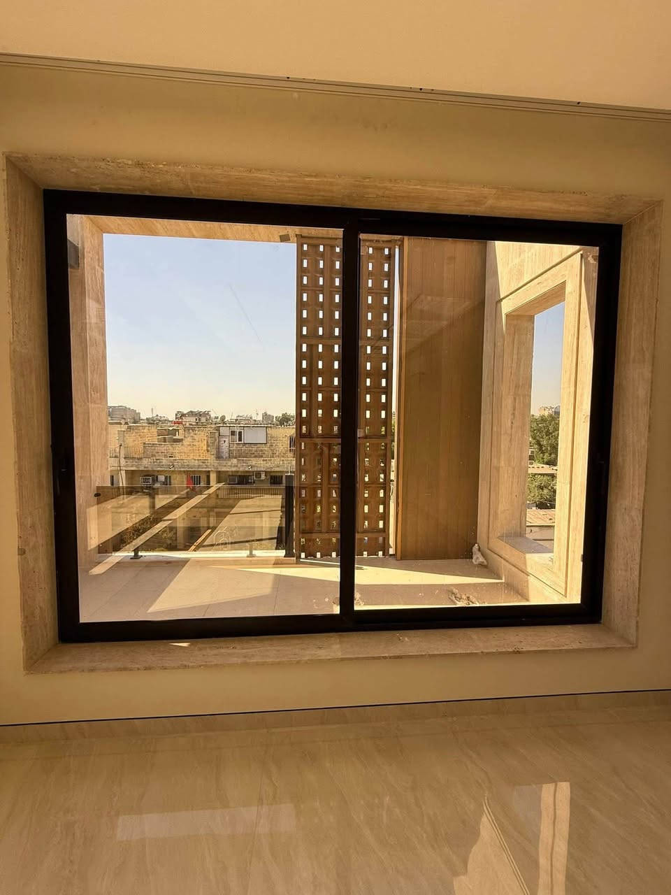 تنفيذ اعمال واجهات الزجاج والالمنيوم *********** بغداد
