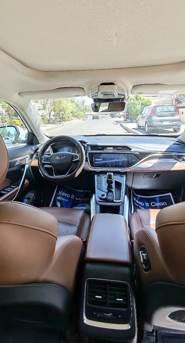جيلي ازكارا 2023 فول مواصفات دفع رباعي

مايلد هايبرد

فول مواصفات 1/1 - لون ابيض

- سعر 148 ورقة وبيها مجال بيع او مراوس حسب القناعه

ماشية 47 الف كيلومتر قابلة للزيادة

- محرك 1.5 لتر تيربو مع محرك هايبرد EMS

- محرك صنع بشراكة جيلي وشركة فولفو السويدية

- عدد الاحصنة : 190

- تورك (عزم الدوران) : 300 نيوتن متر

48V EMS Motor - محرك كهربائي

- كير 7 سرعات دبل كلتش DCT - 4WD - دفع رباعي

- كراسي جلد طبيعي نوع نابا - تبريد وتدفئة وتحكم كهربائي ميموري الكراسي الامامية

- مودات قيادة (سبورت - راحة - ايكو اقتصادي - طرق وعرة)

- لايتات السيارة كلها فول LED

- اضاءة داخلية مع الوان مختلفة دشبول وبيبان

- سقف بانوراما - صندوق كهربائي

- كامرات و حساسات 360 درجة

- تبريد قطعتين و منفصلات سايق و الراكب

- اوتو هولد - نظام مساعدة على نزول المنحدرات

- رادار وكامرات امامي وخلفي - تحديد سرعة - قفل سرعة - محافظة على المسار - بريك تلقائي - قيادة الية

8x Surround Speakers سماعات

- مري كهربائي وشفط - مراية وسطية تعتيم ذاتي 

- التجوة الوسطية بداخلها فتحة تبريد تصير مثل ثلاجة صغيرة

- شاشة وسطية حجم 12.3" - وشاشة السائق دجتل
مع جهاز ويز كار لفتح الخرائط و الفديوهات
- ترحيب ذكي بالانارات مع غلق النوافذ اوتوماتك عند الخروج - فتح قفل بالاقتراب من السيارة اوتو - جامات 4 اوتوماتك صعود ونزول

سيارة فول مواصفات 1/1 مكفولة كفالة عامة من الصبغ والبارد والحار

رقم اربيل سيارة بـأسمي تحويل ثاني يوم - هزة وفحص كلشي جديد يعني تحويل مباشر بدون تعب

مكان السيارة بغداد
رقم الهاتف *********** بغداد, العراق
