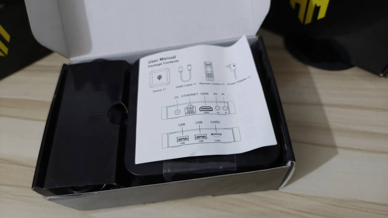 Tv box
او ستلايت انترنت  
دقة 4k 
رام 4 گيكا 
نظام اندرويد 11 
يوتيوب وسينمانا وشبكتي 
سعره 35 الف وبيه مجال 
يوجد توصيل لجميع المحافظات 
اكو قطعه بيهن نظافتها 100% مامستعمله
