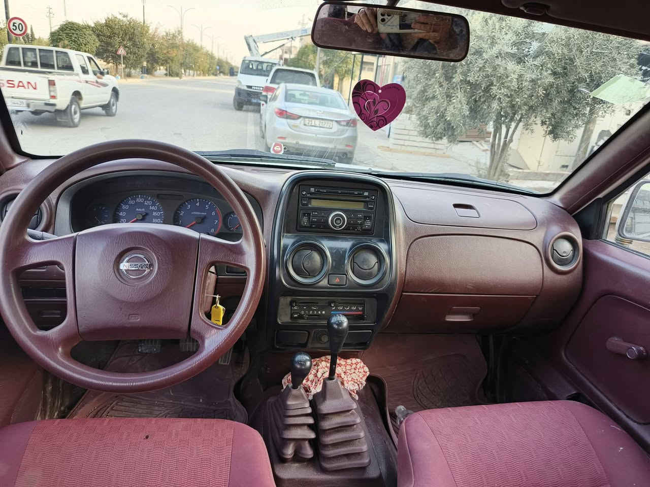 نيسان • ٢٠١٥ • للبيع