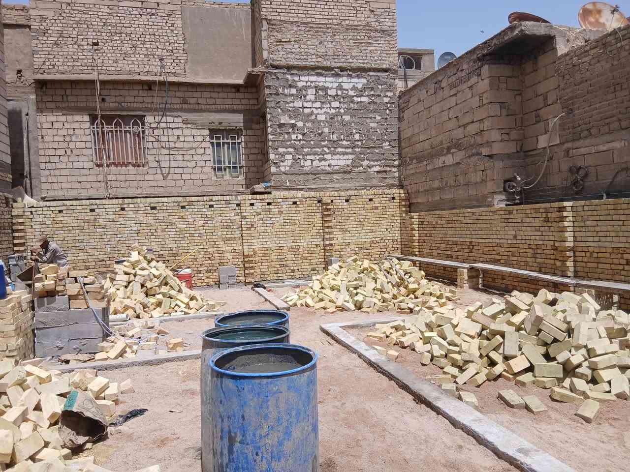 ابوعلي خلفه بناء طابوك شغل نضيف مرتب عنوان البصره الزبير 
*********** شغل قطعي على متر
