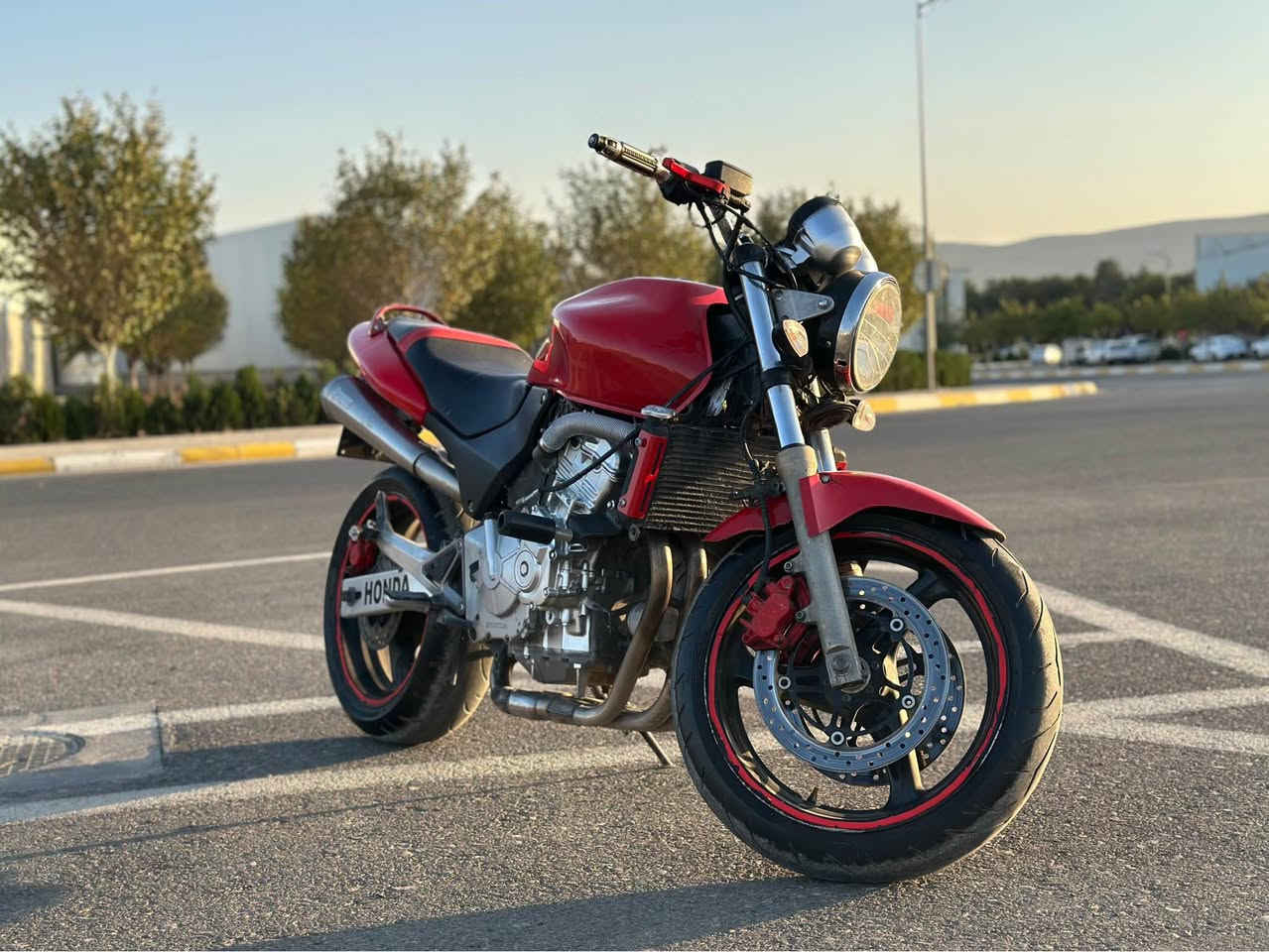 ❤️بەناوی خوای میهرەبان❤️
Honda hornet 600  🐝 
مۆدێلی ٢٠٠٣ مەکینەی کەپس ماتۆڕەکە زۆر جوان و جایزە ماڵی دۆستە هەموو گیانی بەشەرت تایەی پێش و دوای تازەیە ڕۆن و فلتەری تازە گۆڕاوە نرخی ١٧ گەڵا و معامەلەیەکی کەم 
شوێنم سلێمانی نزیک مەعرەزی علوجەکان
گەیاندن و نزیک کردنەوەم نیە موشتەریت وەرە و خزمەتتەکەم 
*********** تەلەفون
*********** ڤایبەر،وەتساپ
ئەدمین ❤️ السليمانية, العراق

