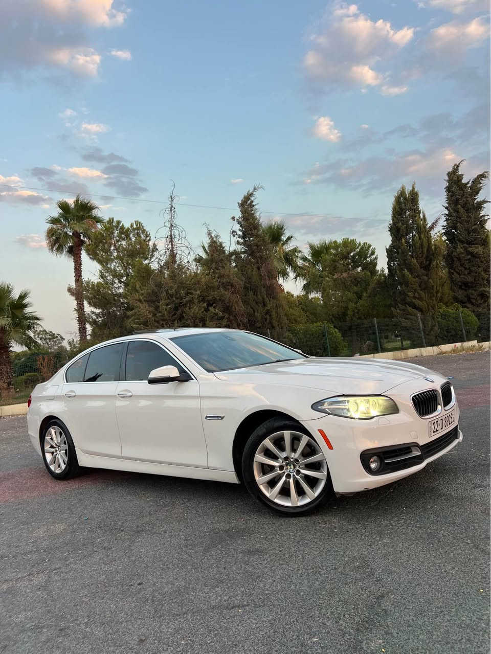 Bmw F10 528i 2016
فول مواصفات 
سيارة جديد مابي مصرف 
ماشي ١٢٨ الف 
ضرر سيارة فقط جاملغ خلفي صبغ 
كير محرك بشرط
مكان اربيل 
سعر ١٦٣ ورقة مجال 
واتساب *********** أربيل, العراق
