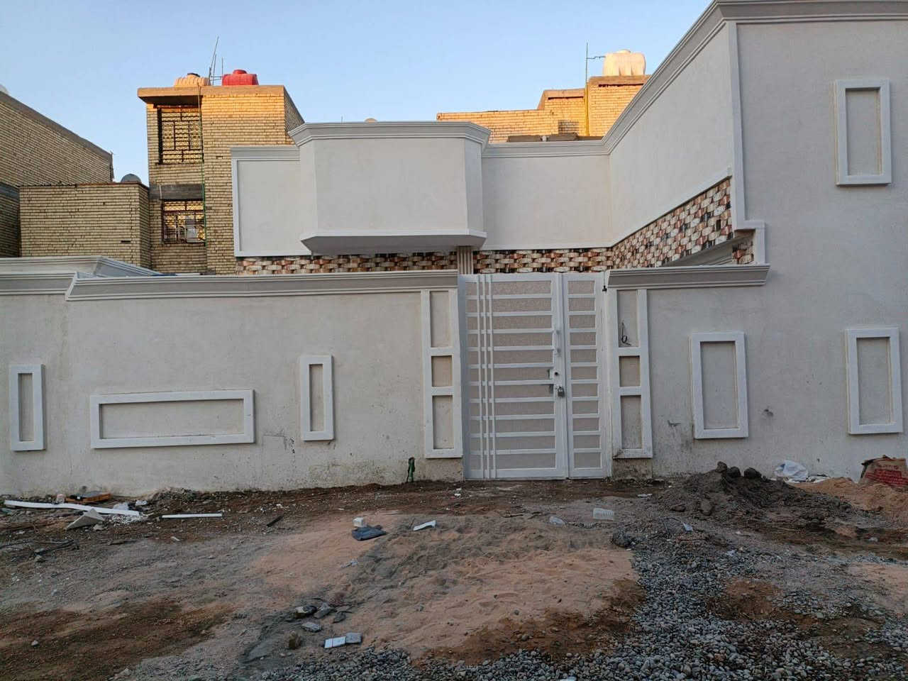 ايوجد بيت 160 متر طابق واحد  طابو زراعي قرب سكلة حيدر تميمي للمعلوم اكثر الاتصال على الهاتف ***********
