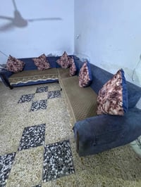 ديوان 10 مقاعد تزكام نضيف كلش وقوي   يحتاجله غسل بس   سعره 200   07874...